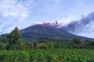PVMBG Ungkapkan Kenaikan Gempa Hembusan dan Tremor Gunung Kerinci, Masyarakat Disarankan Tidak Merapat