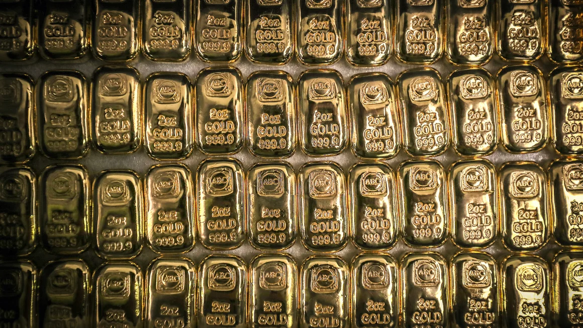 harga emas mencapai rekor tertinggi