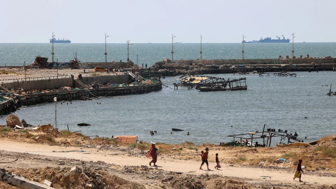 Laut lepas dan rendahnya pemeliharaan: Dalam upaya AS penuh gejolak membangun dermaga ke Gaza